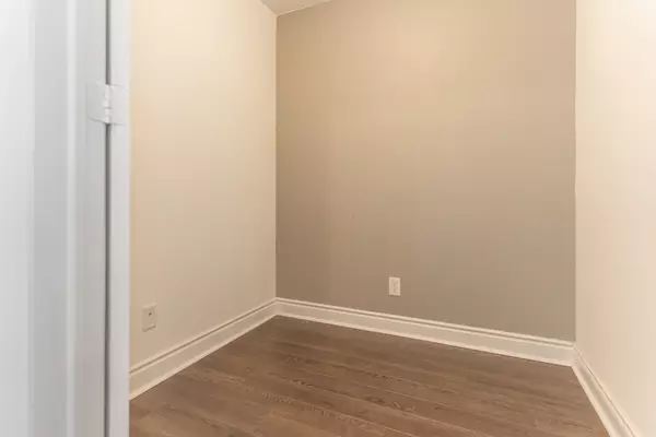 Toronto C07, ON M2M 1R2,25 Greenview AVE #2224