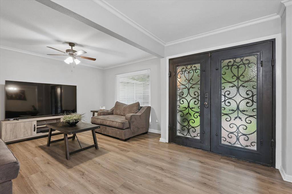 Dallas, TX 75244,3823 Antigua Drive