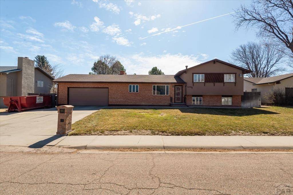 6 Verdosa Dr, Pueblo, CO 81005