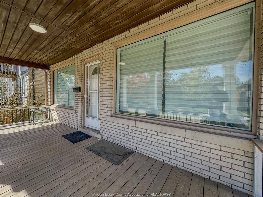 Windsor, ON N9A 2L7,421 HALL Avenue