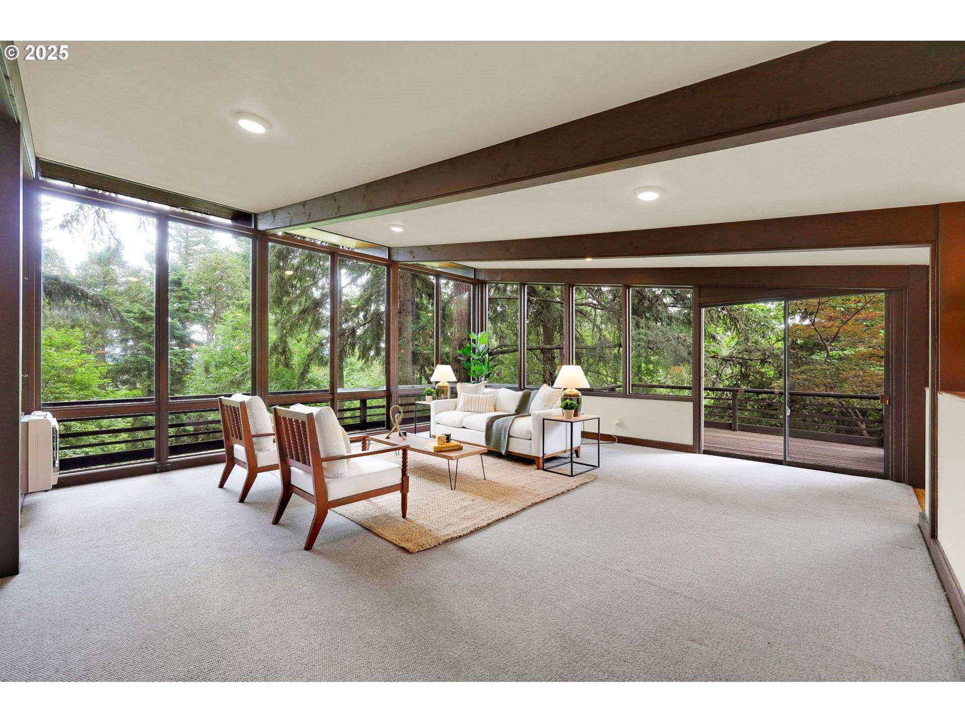 Eugene, OR 97405,450 HORIZON RD