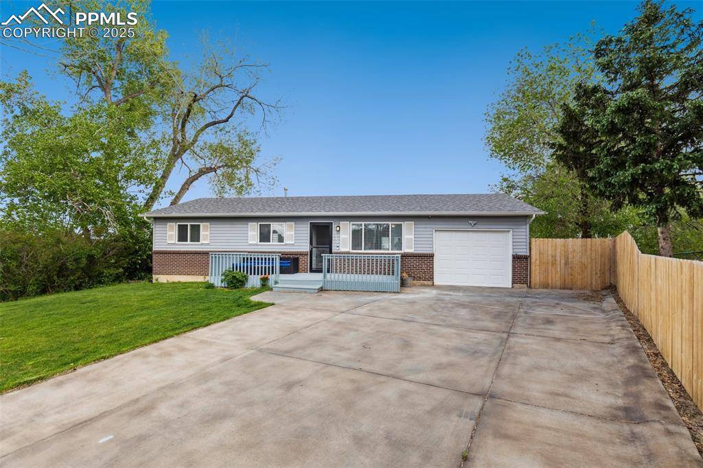 1878 Pepperwood PL, Colorado Springs, CO 80910