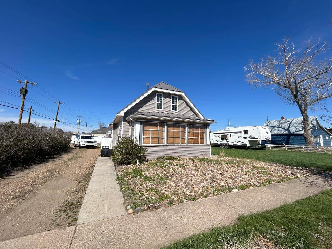 Oyen, AB T0J2J0,102 3 AVE E