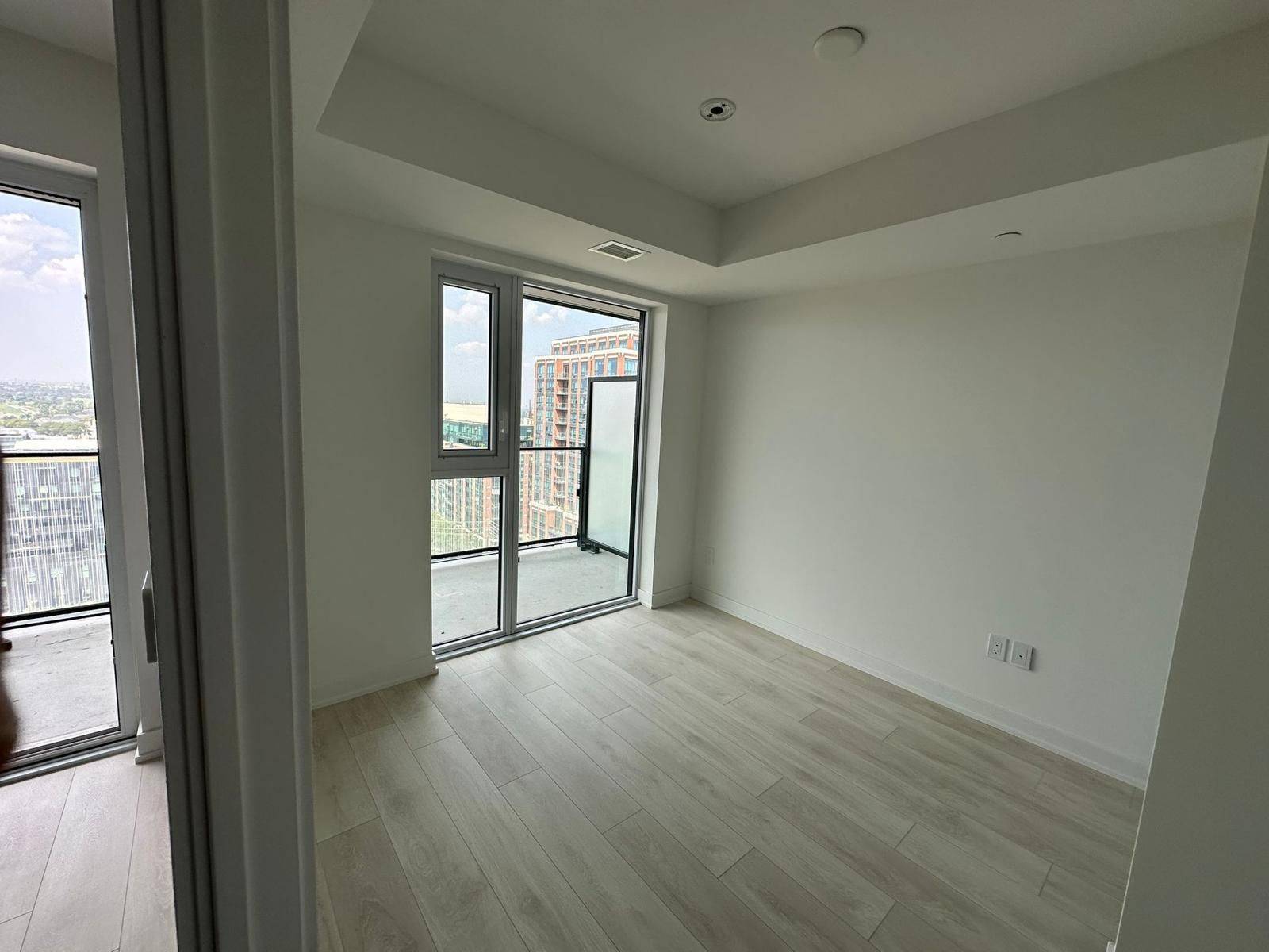Toronto C06, ON M3H 0E7,8 Tippett RD #1302