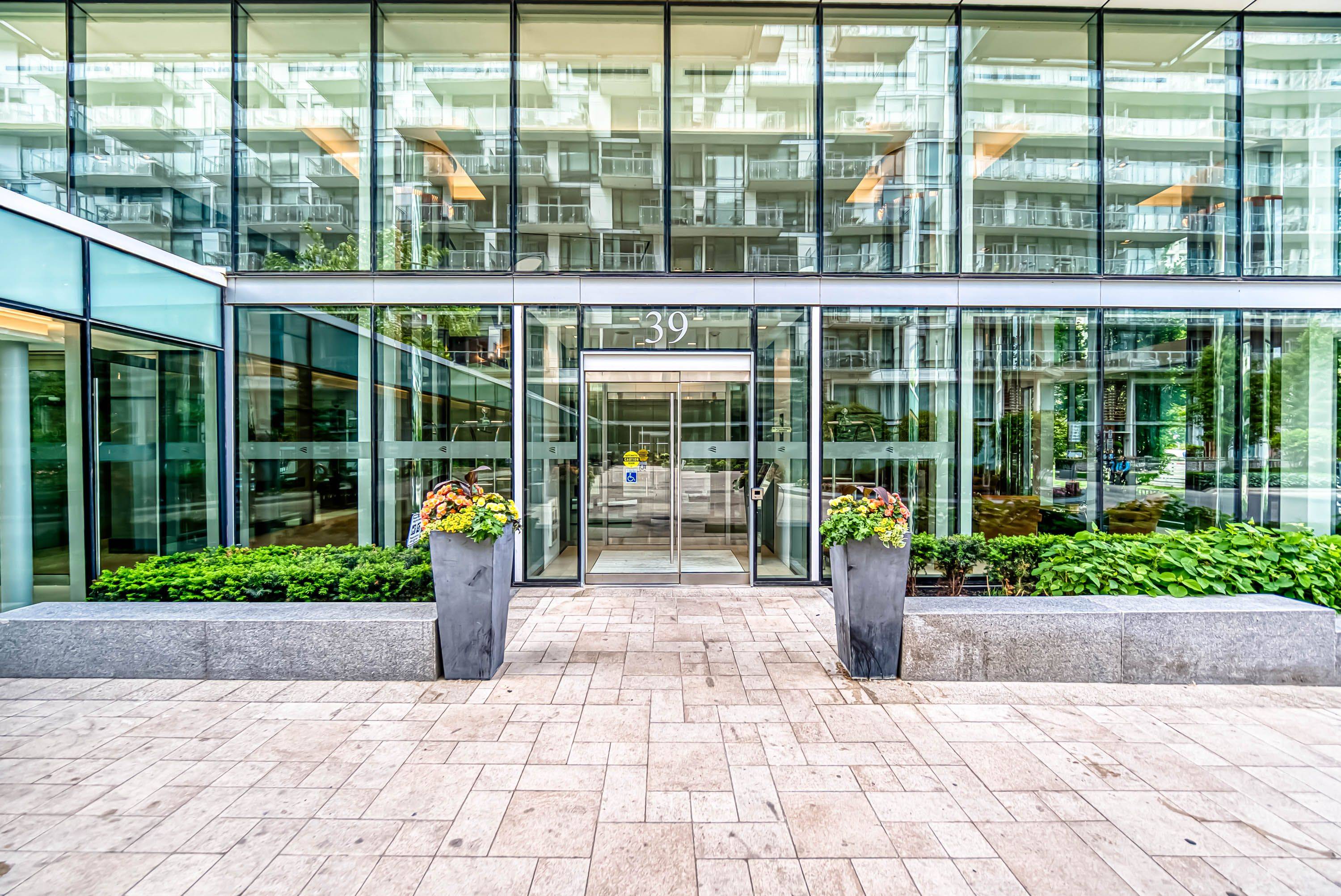 Toronto C08, ON M5E 0A5,39 Queens Quay #503