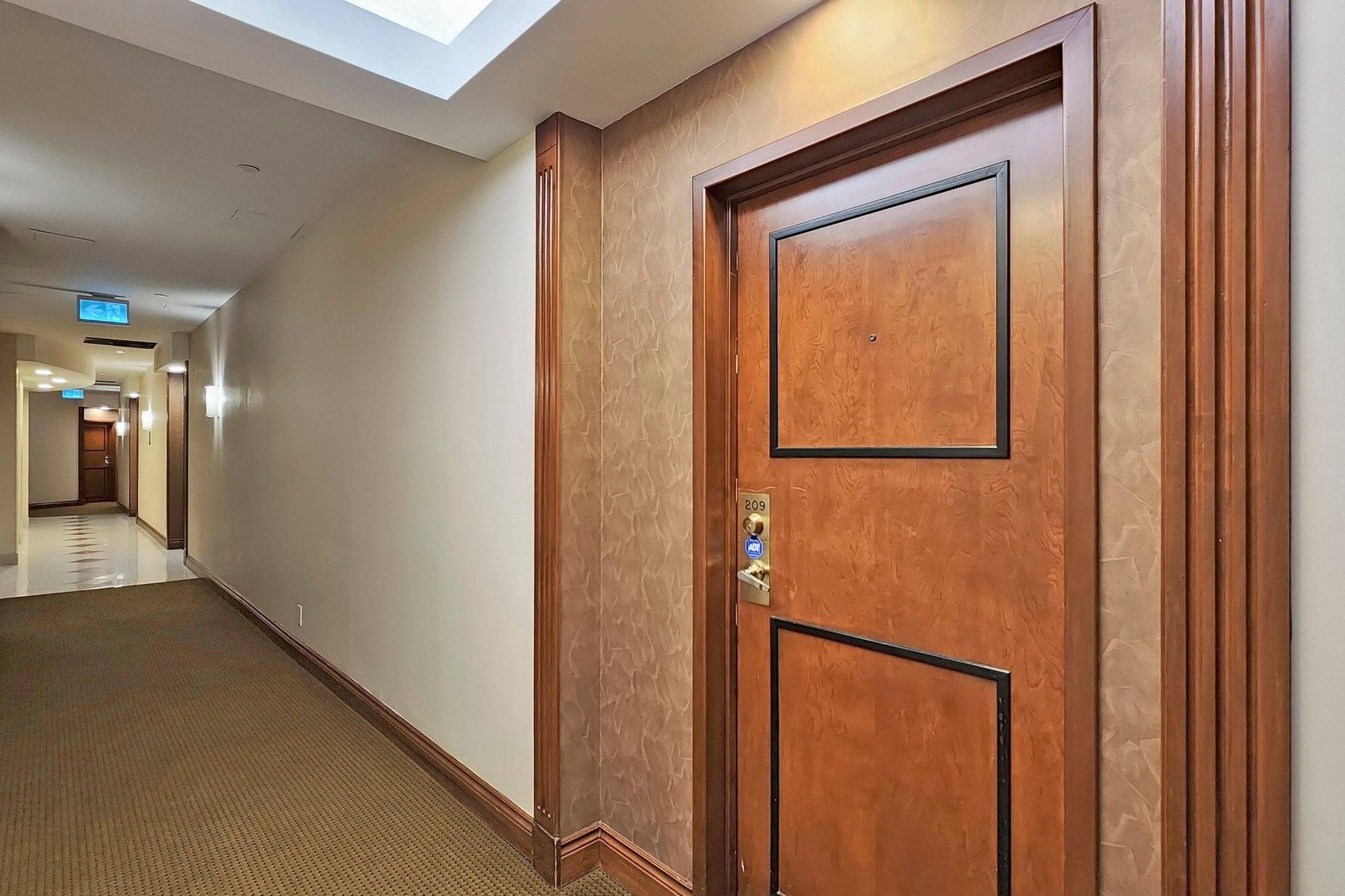 Toronto C02, ON M4W 3V8,980 Yonge ST #209