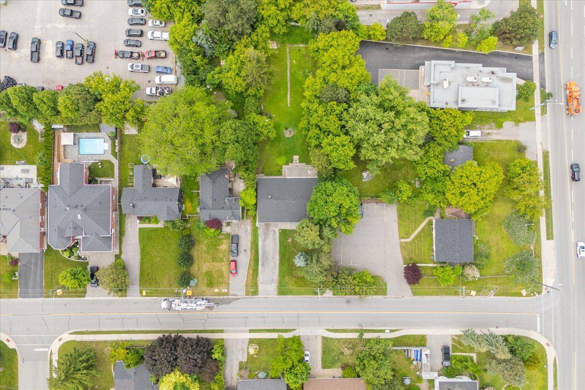 Newmarket, ON L3Y 4V6,296 Dixon BLVD