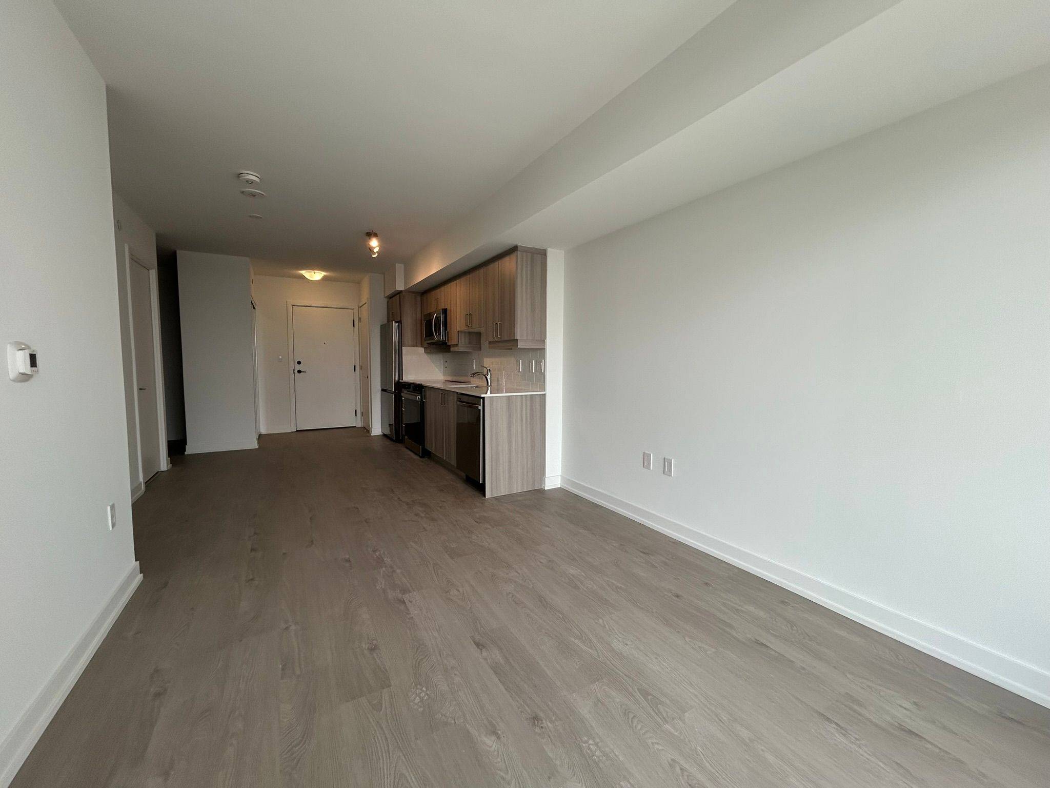 Toronto W04, ON M6B 0B1,556 Marlee AVE #712