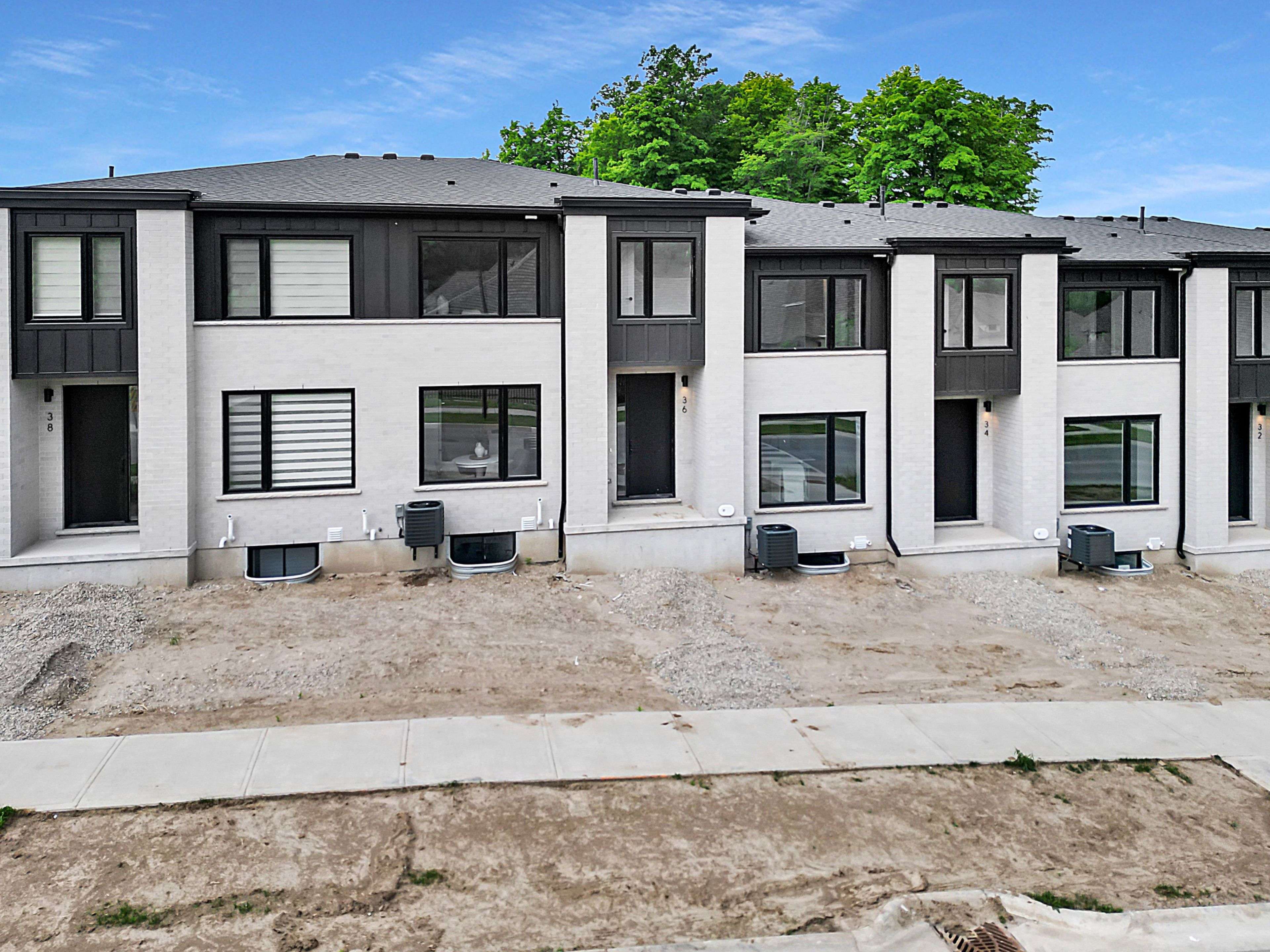 London South, ON N6K 0L2,1175 RIVERBEND RD #30
