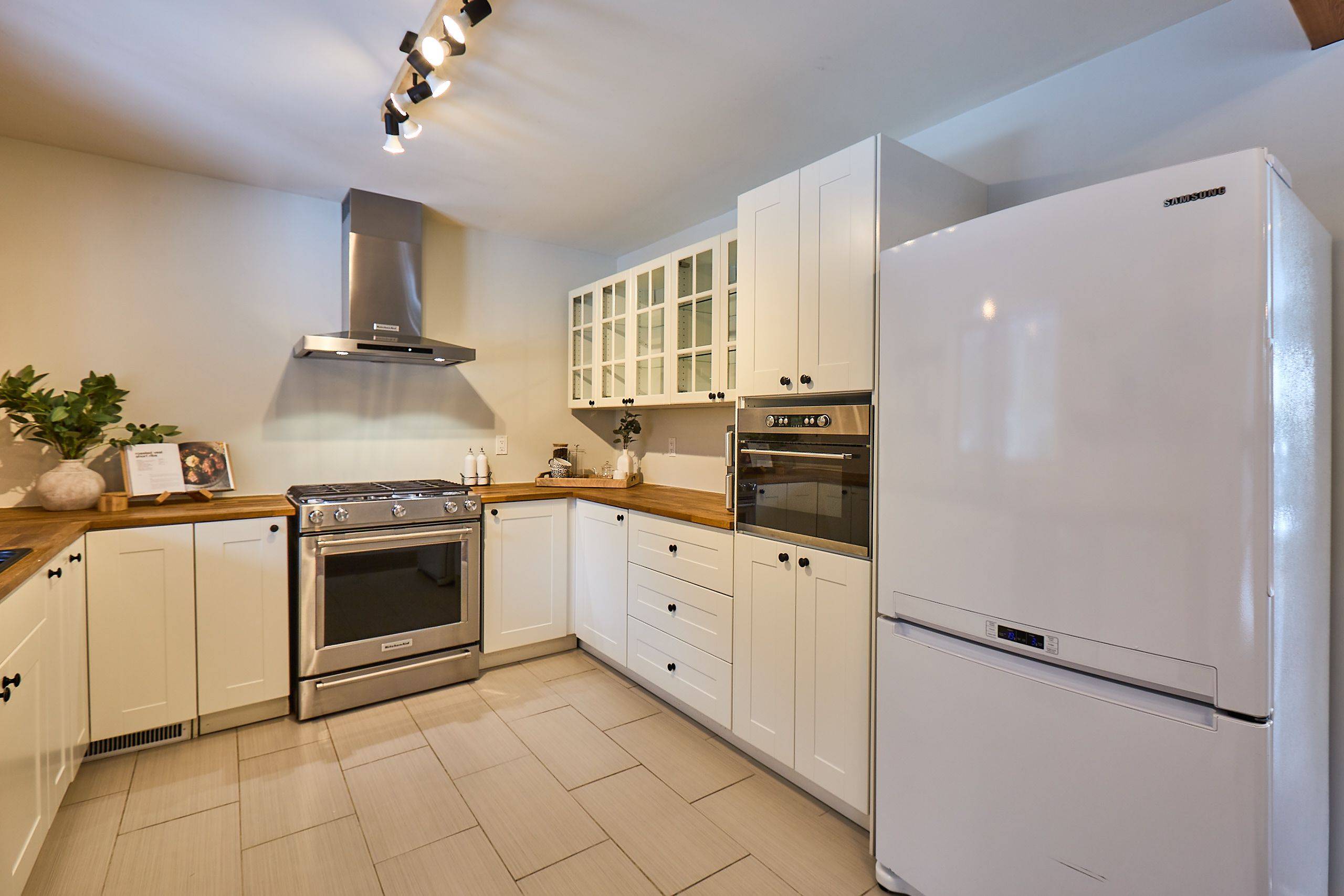 Huntsville, ON P1H 1J3,299 Pine Ridge RD