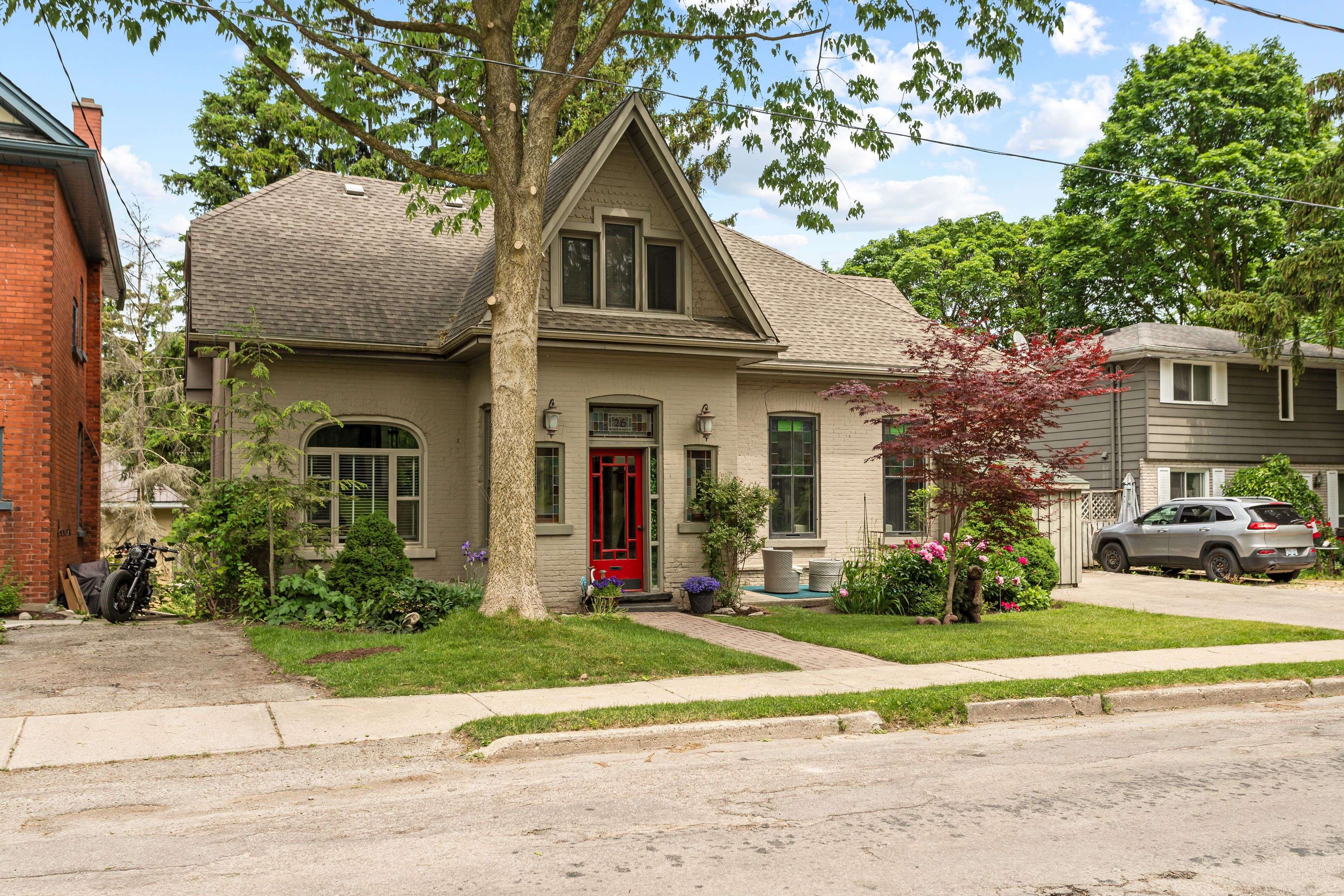 Stratford, ON N5A 1B8,26 DALY AVE