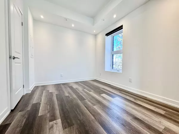 Toronto C14, ON M2N 0L3,268 Finch AVE E #20