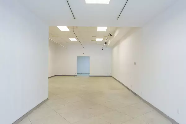Toronto C11, ON M4G 3B5,1541* Bayview AVE #B