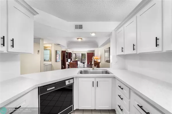 Boca Raton, FL 33428,23345 Carolwood Ln #307