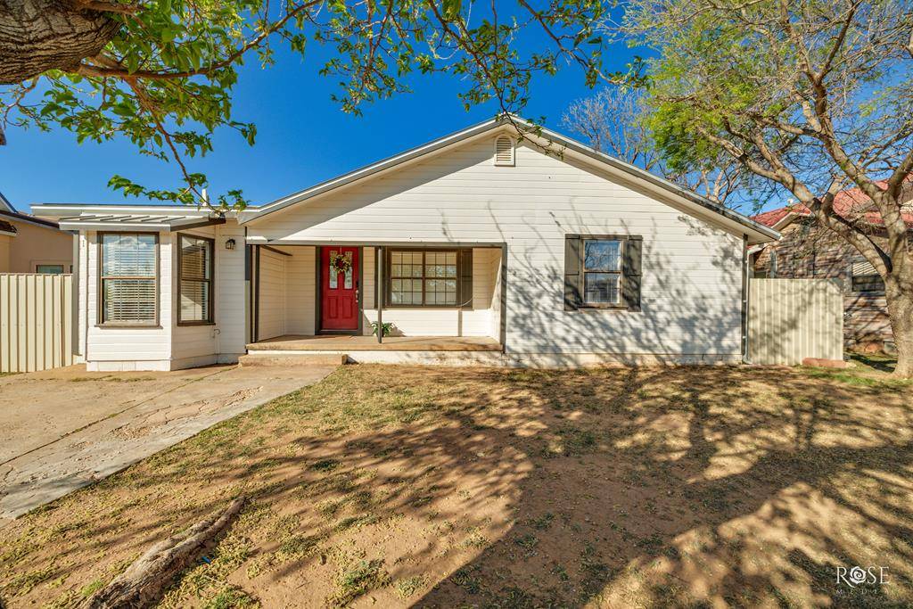 802 N 11th St,  Ballinger,  TX 76821