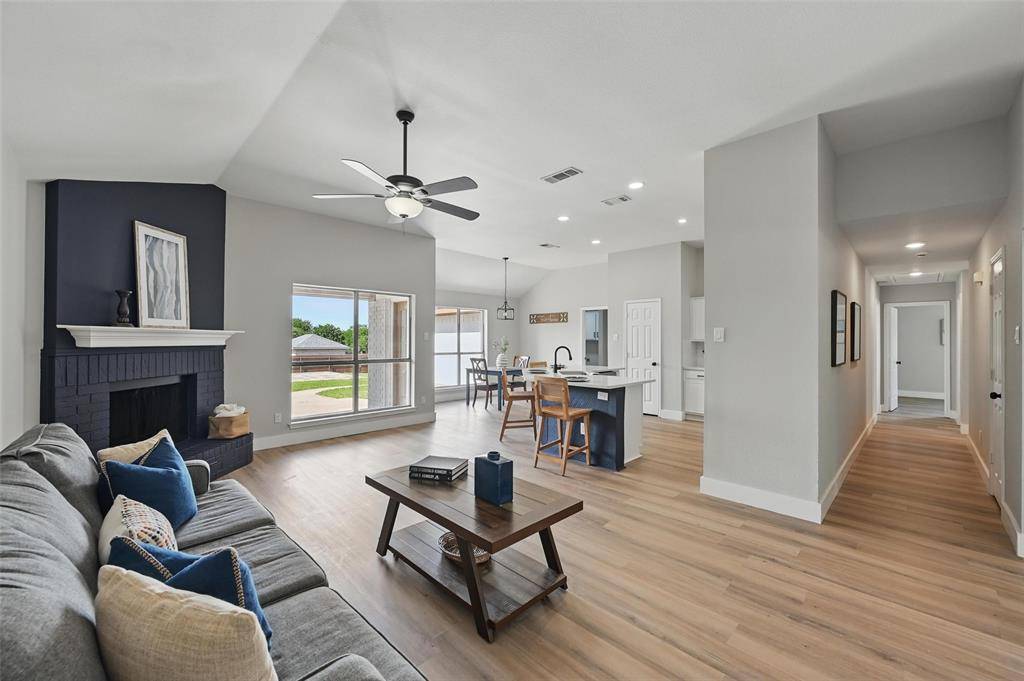 Midlothian, TX 76065,731 High Knoll Drive