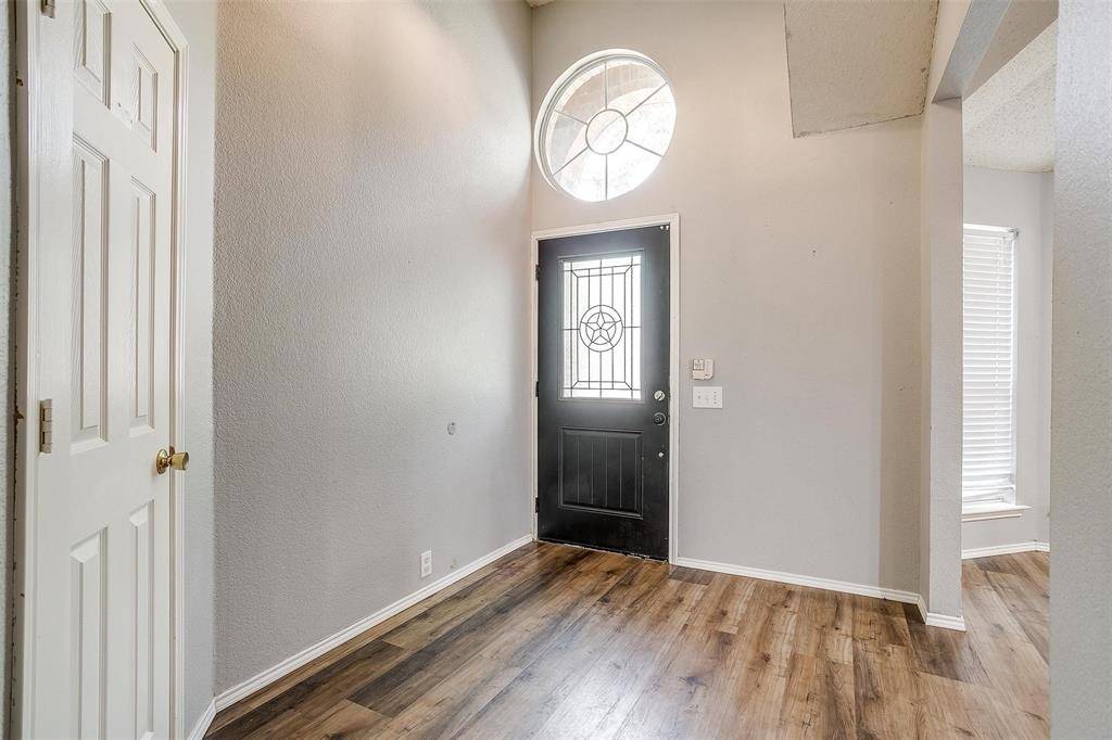Burleson, TX 76028,523 Deerwood Drive