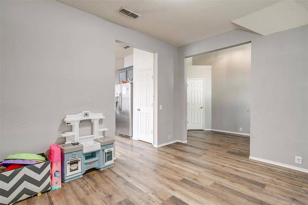 Burleson, TX 76028,523 Deerwood Drive