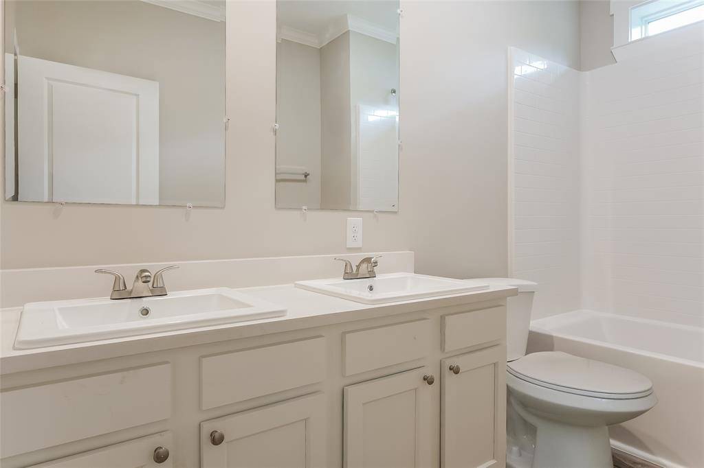 2520 E Ann Arbor Avenue, Dallas, TX 75216