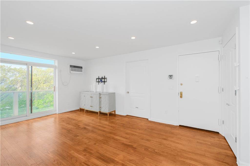 Brooklyn, NY 11235,3360 Shore Pkwy #6A