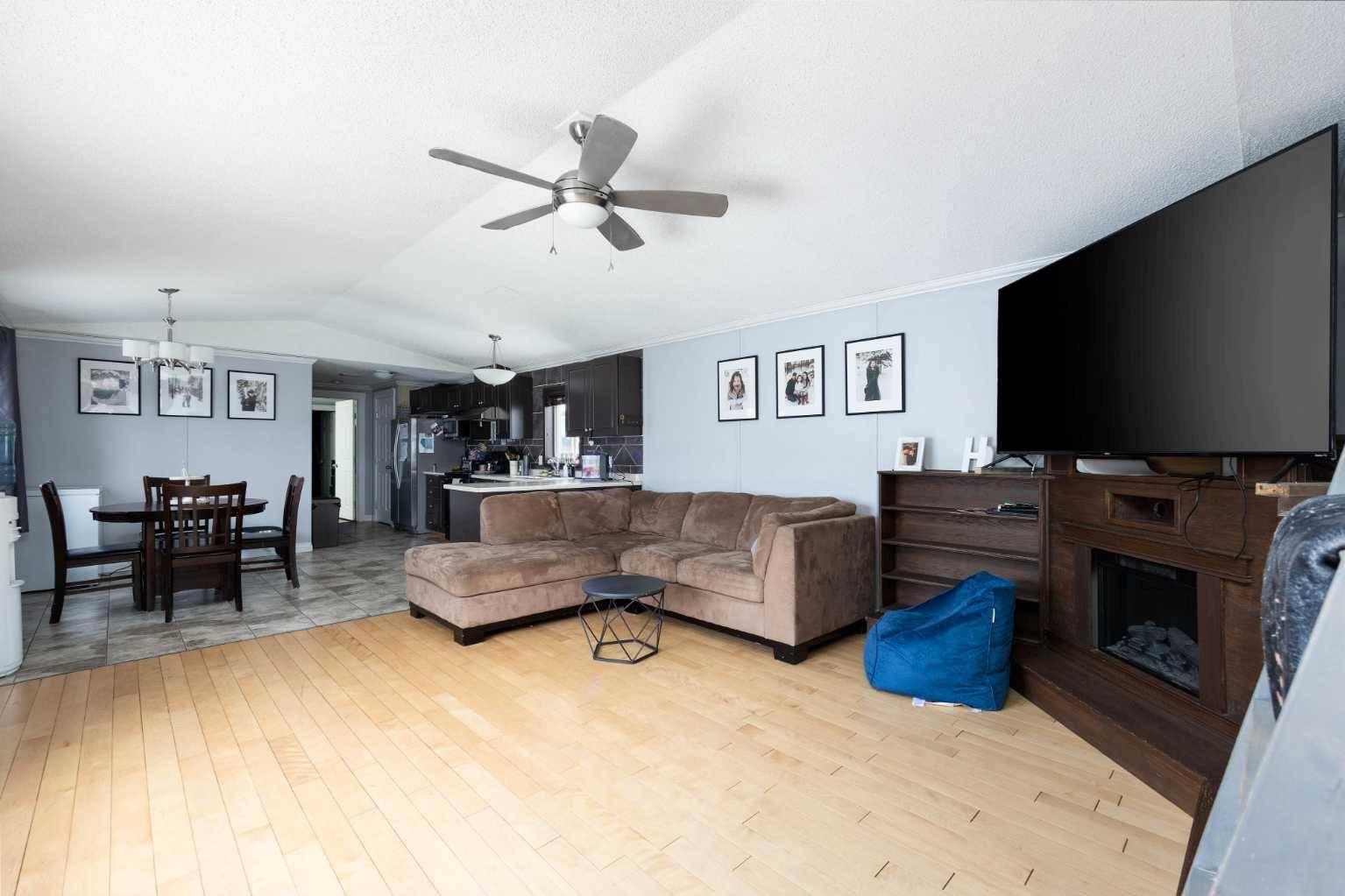 Fort Mcmurray, AB T9H5M7,104 Belgian Green DR