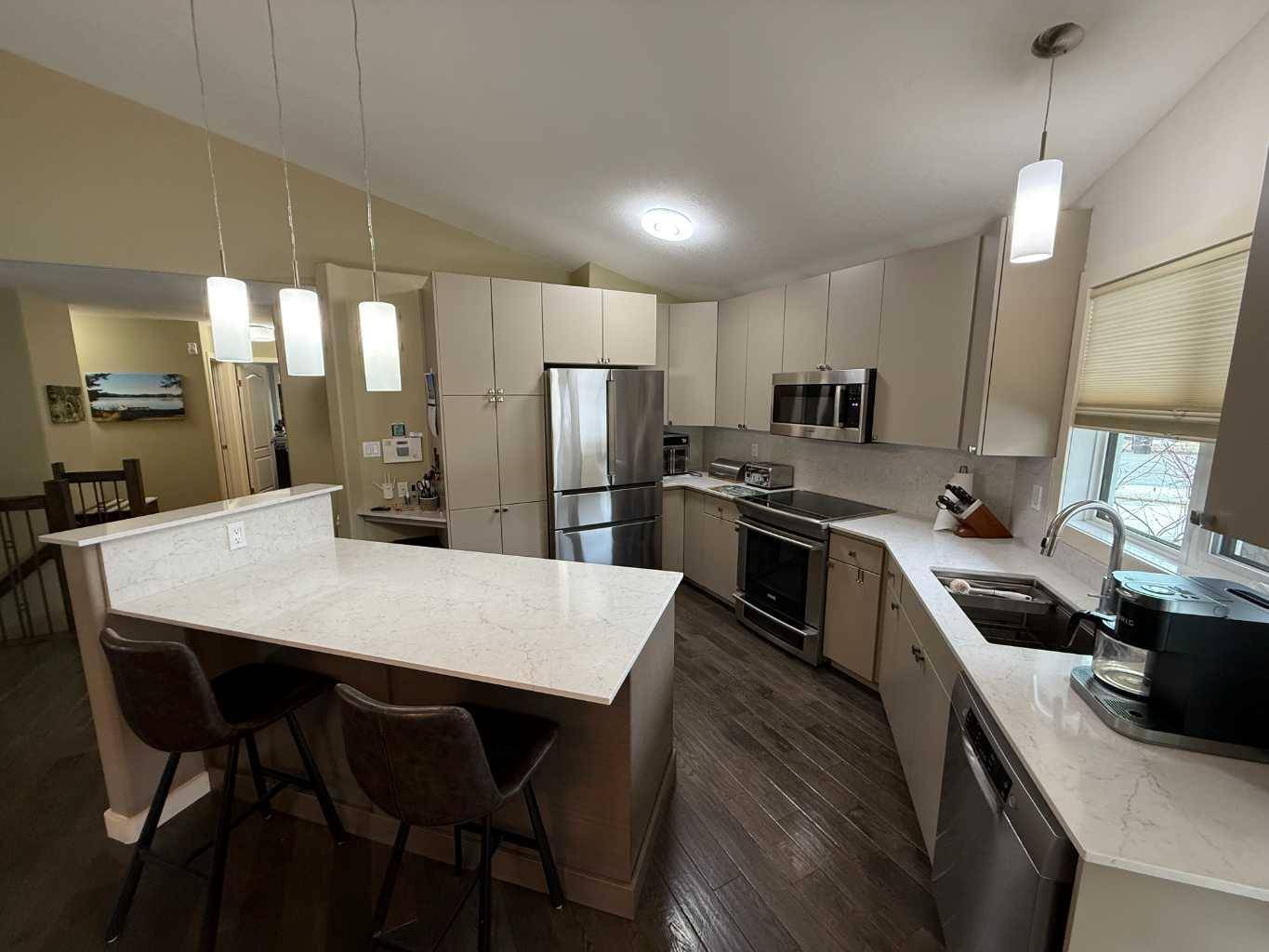 Hinton, AB T7V1Z2,200 Mcardell DR