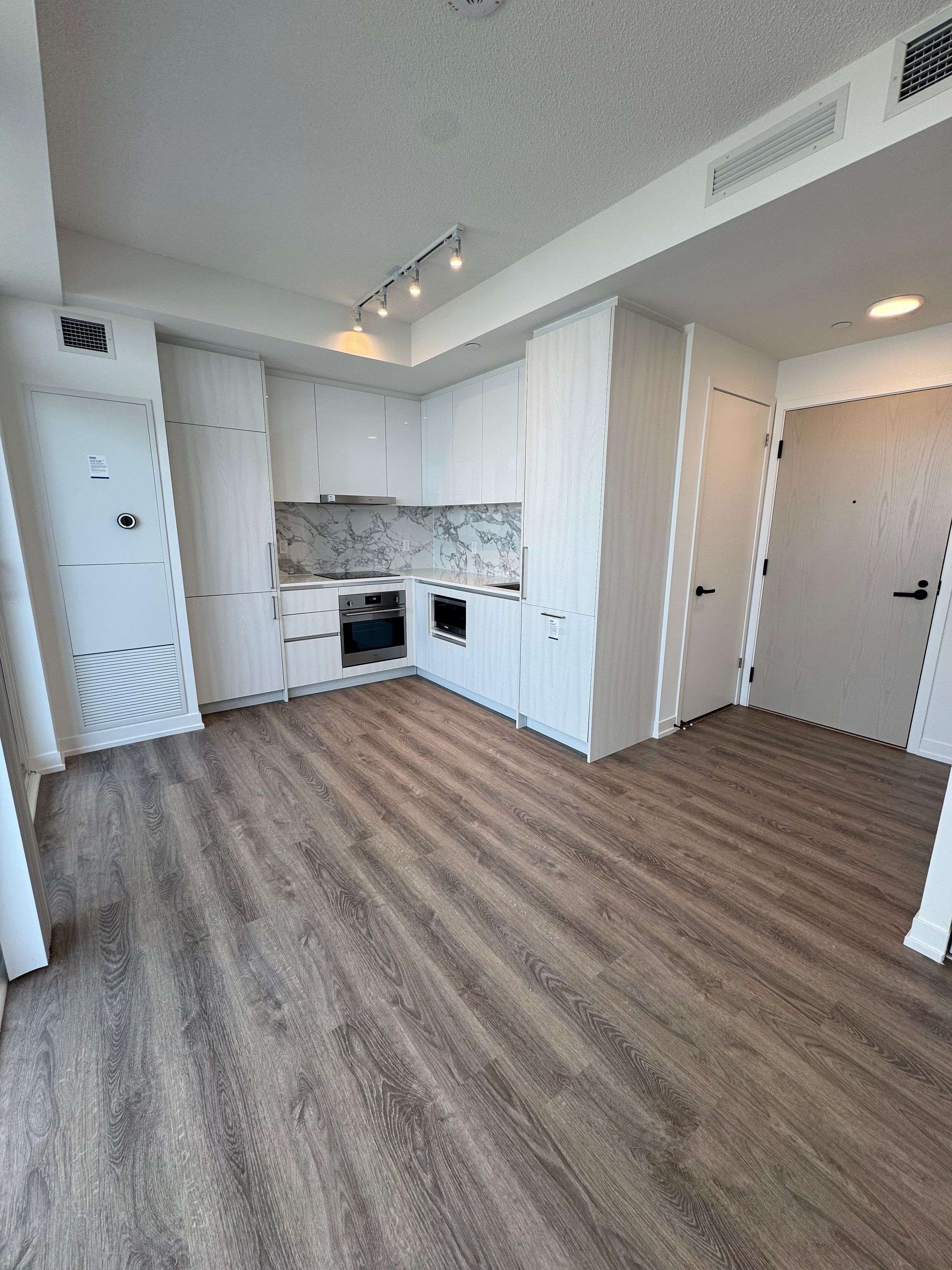 Vaughan, ON L4K 5Z7,195 Commerce ST #4712