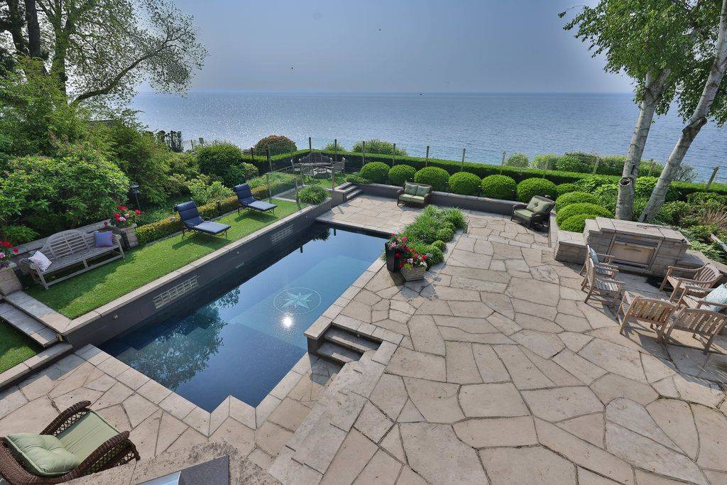 Oakville, ON L6J 3Z4,8 Chartwell RD