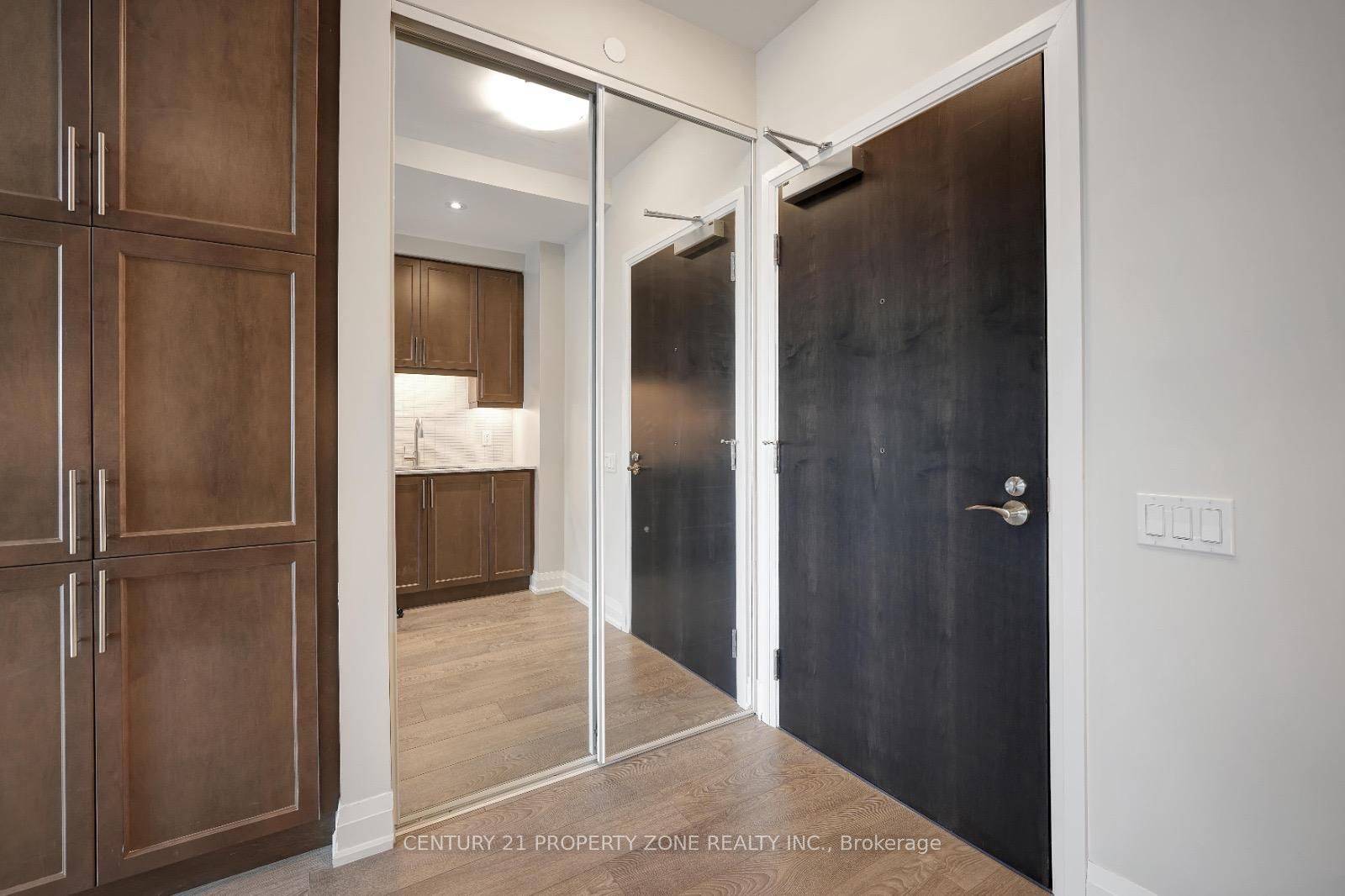 Brampton, ON L6W 0C7,15 Lynch ST #1207