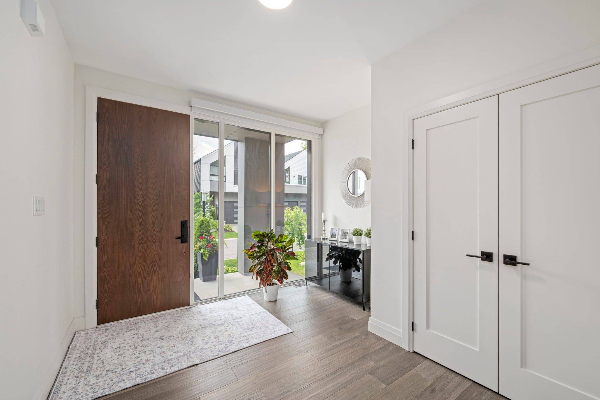 London North, ON N6H 0K4,1195 RIVERSIDE DR #12