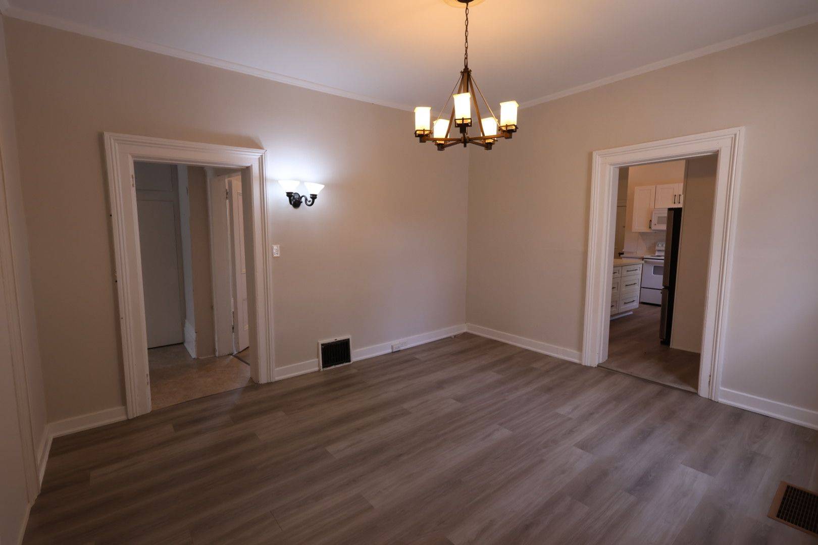 Peterborough Central, ON K9H 3K5,547 Waterford ST #LOWER