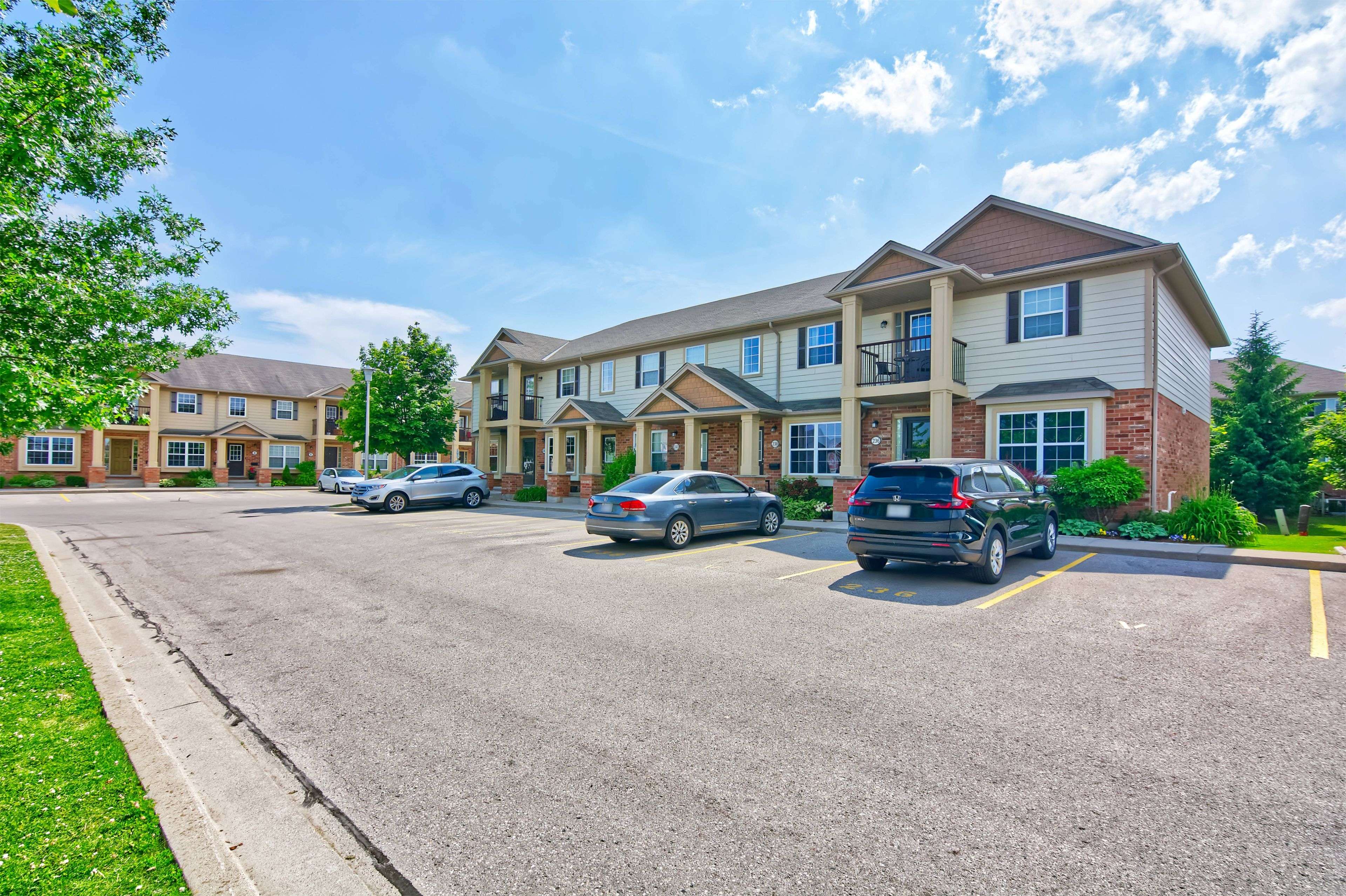 London South, ON N6M 0A7,3320 Meadowgate BLVD #236