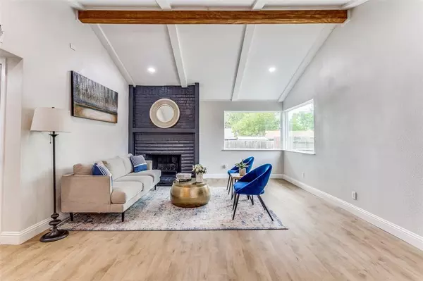 533 Oxford Park,  Garland,  TX 75043