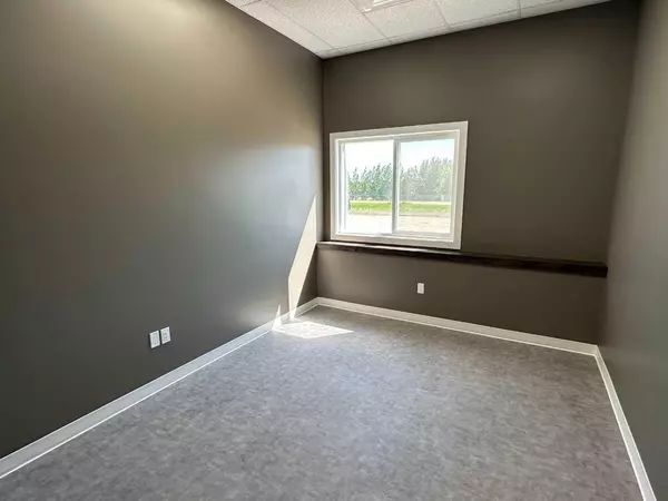 Grovedale, AB T0H 3N0,2-6361 Township Road 695A
