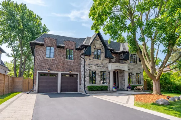 391 Sandhurst DR, Oakville, ON L6L 4L1
