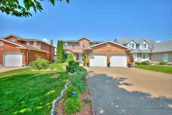 Niagara Falls, ON L2H 2W1,8007 Oakridge DR