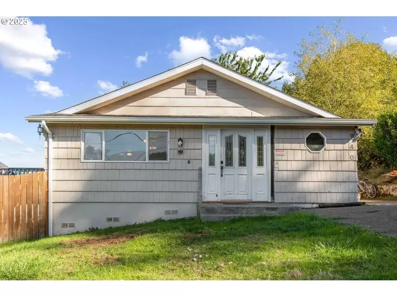 940 ROWE ST, Reedsport, OR 97467