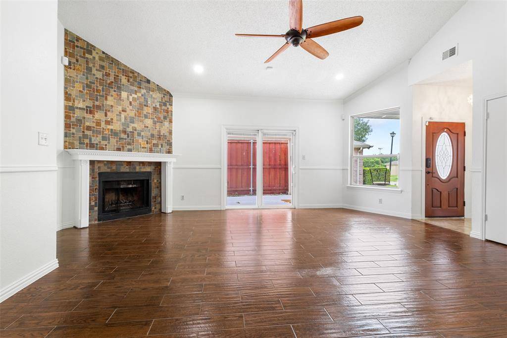 Desoto, TX 75115,1141 Southpointe Drive