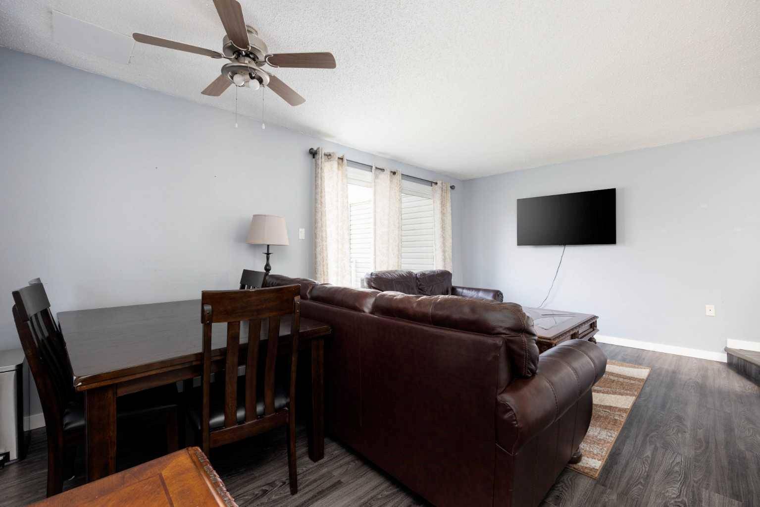 Fort Mcmurray, AB T9H 4H4,21 Macdonald DR #1516