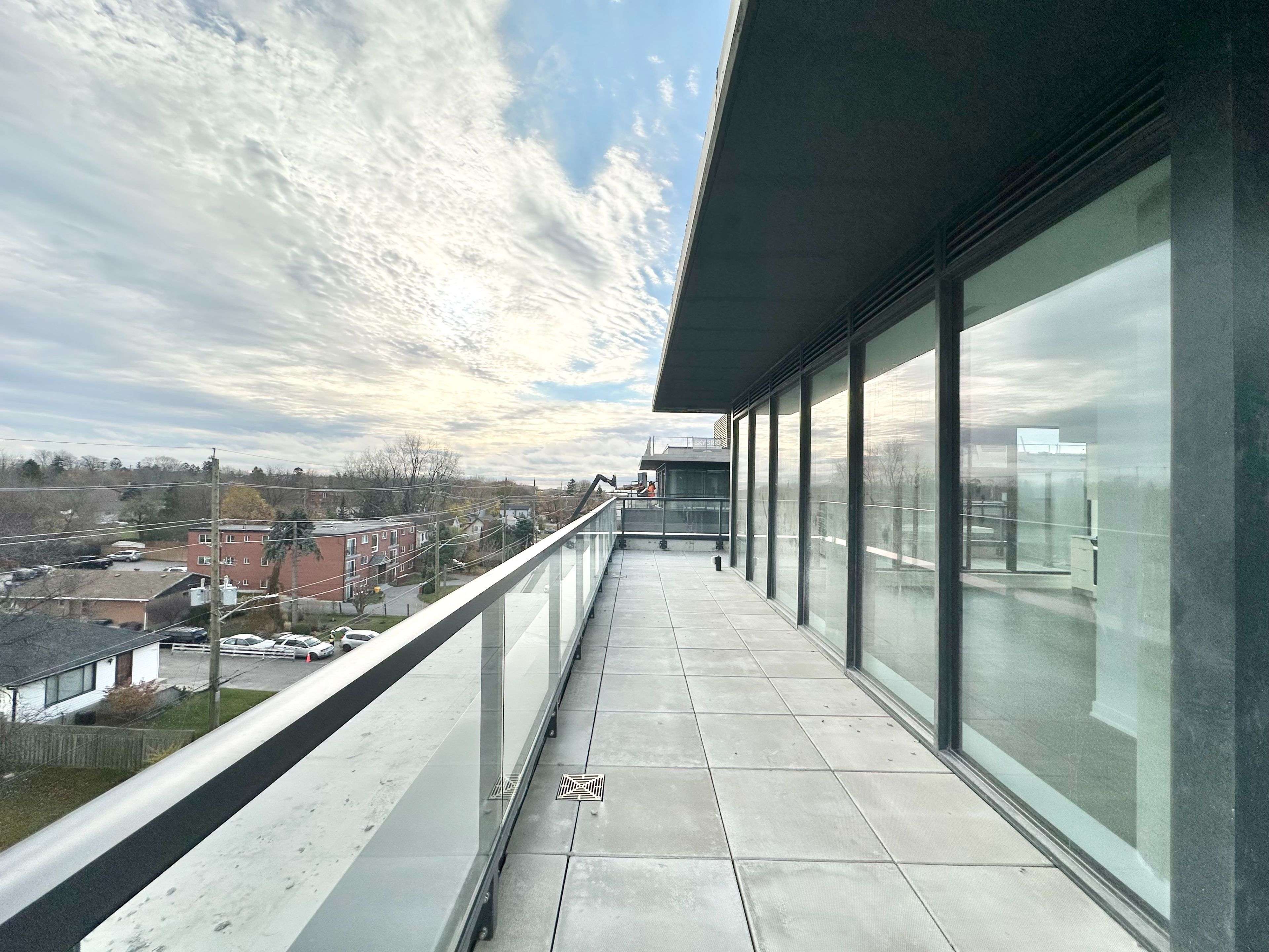 Whitby, ON L1N 0P3,1612 Charles St. ST #PH422 C