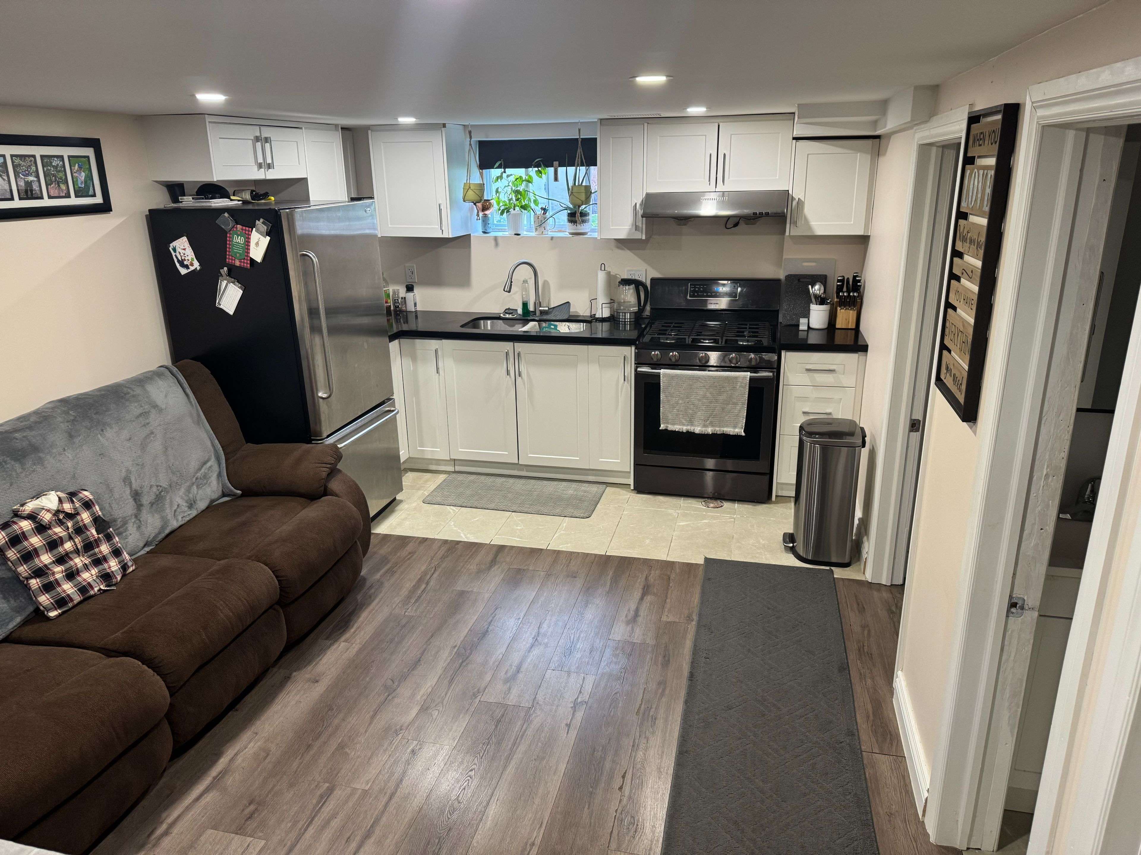 Pickering, ON L1H 1C7,841 Reytan BLVD #Apt B