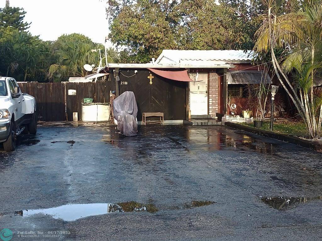 Pompano Beach, FL 33064,2588 NE 13th Ave