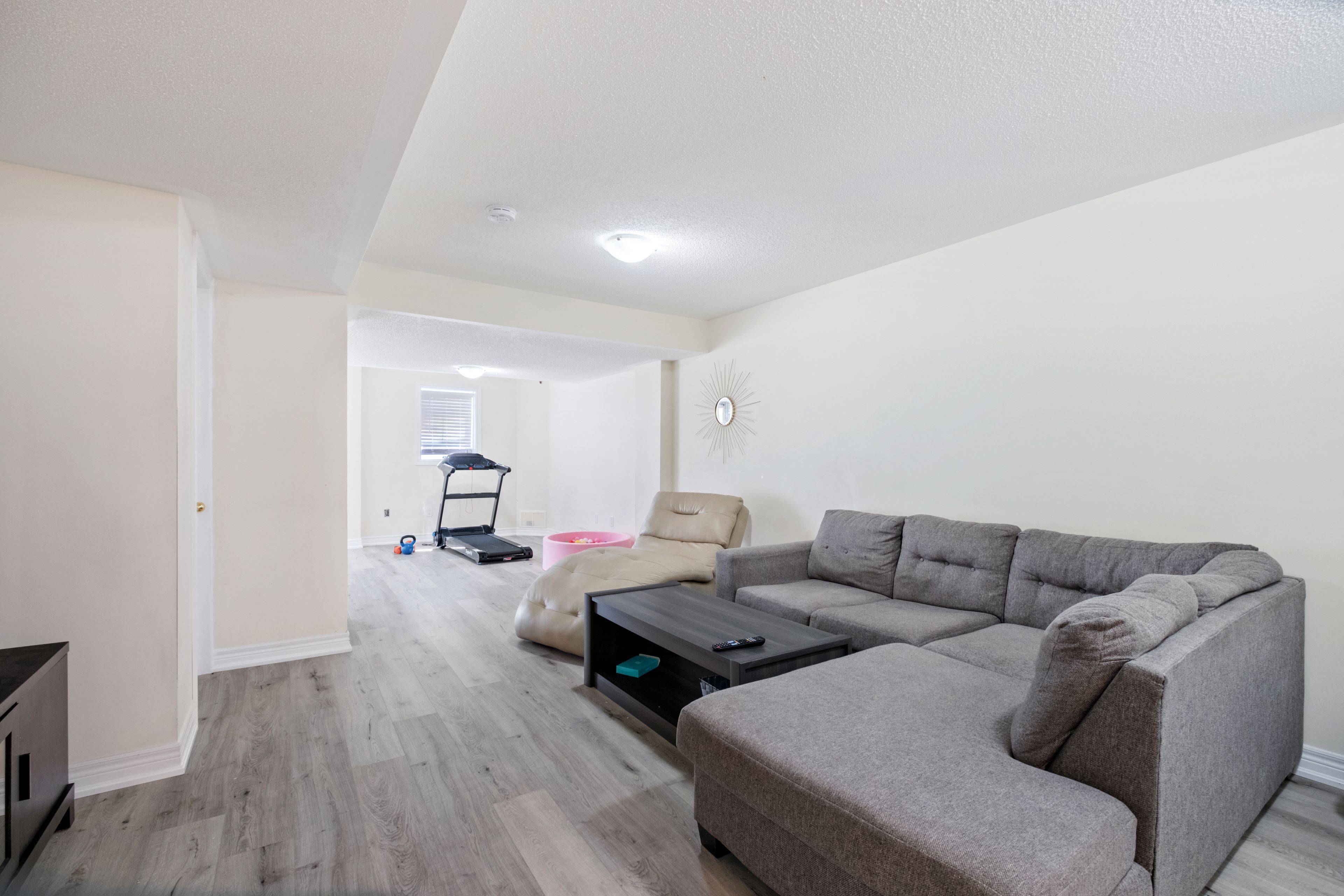 Innisfil, ON L0L 1W0,1381 Lormel Gate AVE