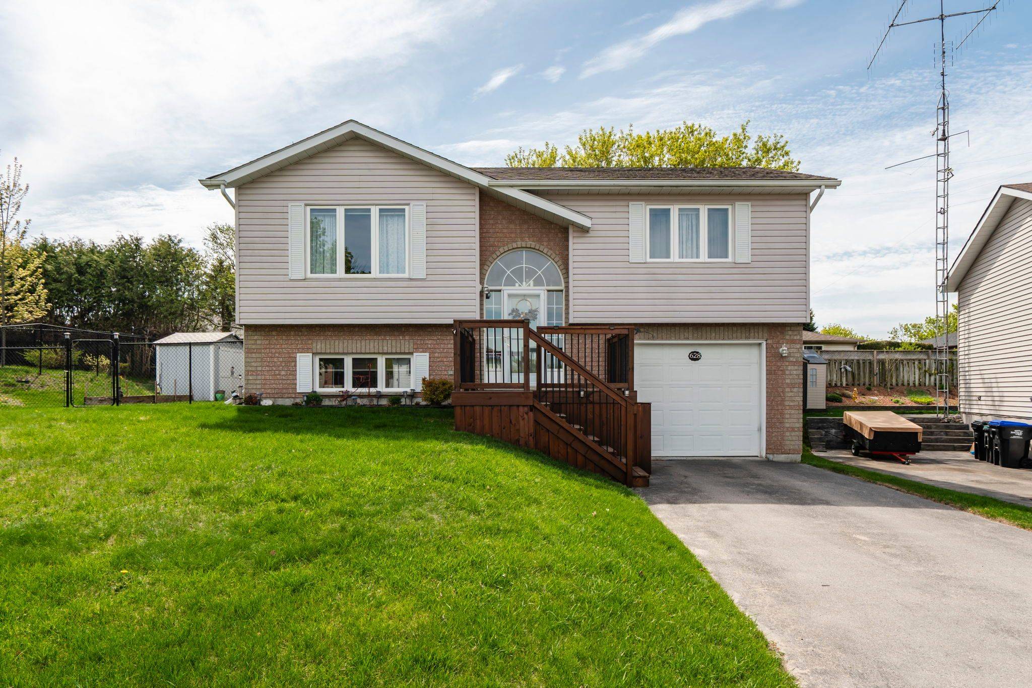628 Wayne CRES, Midland, ON L4R 5E2