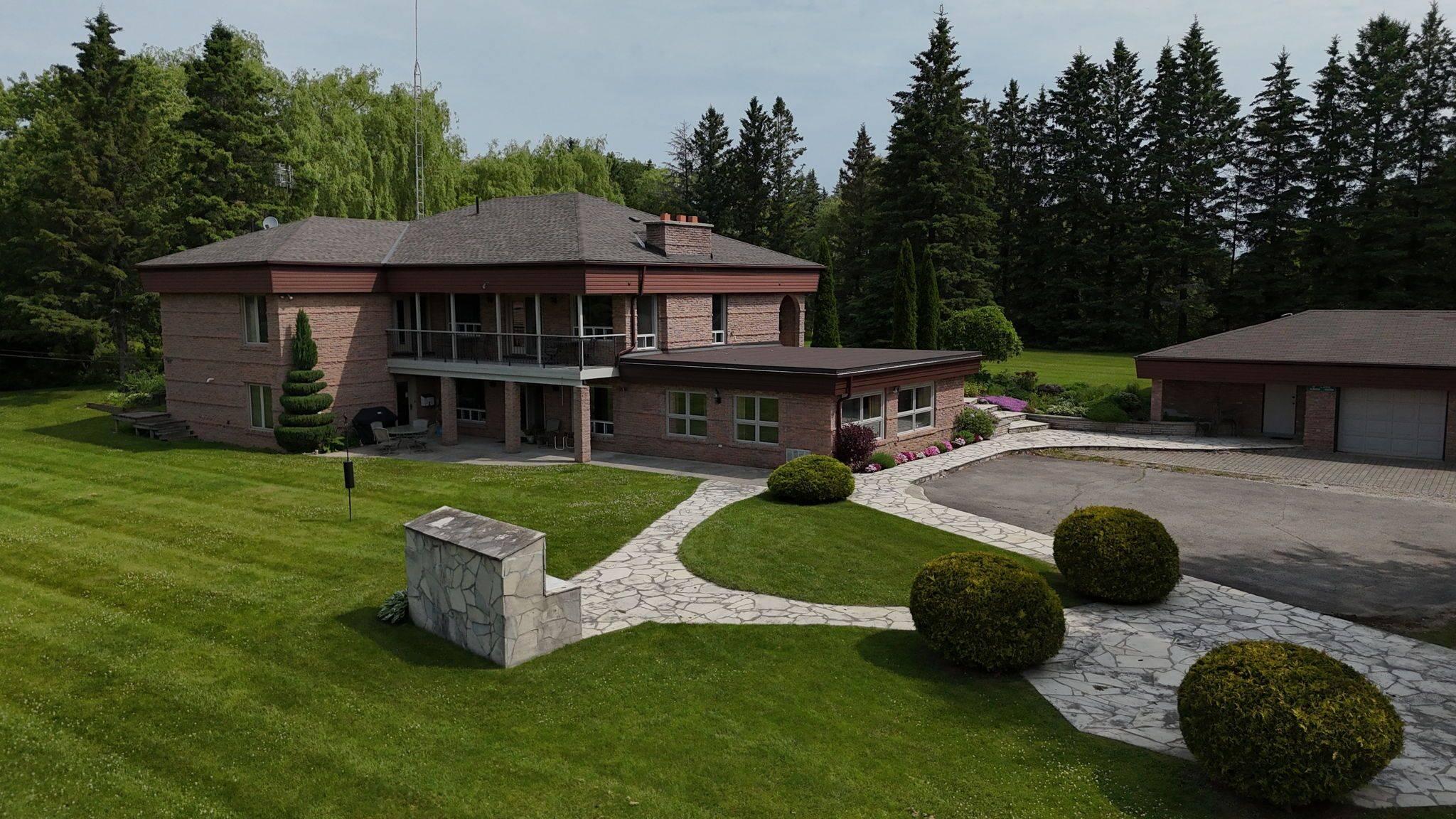 Caledon, ON L7E 3M4,15486 Mount Pleasant RD
