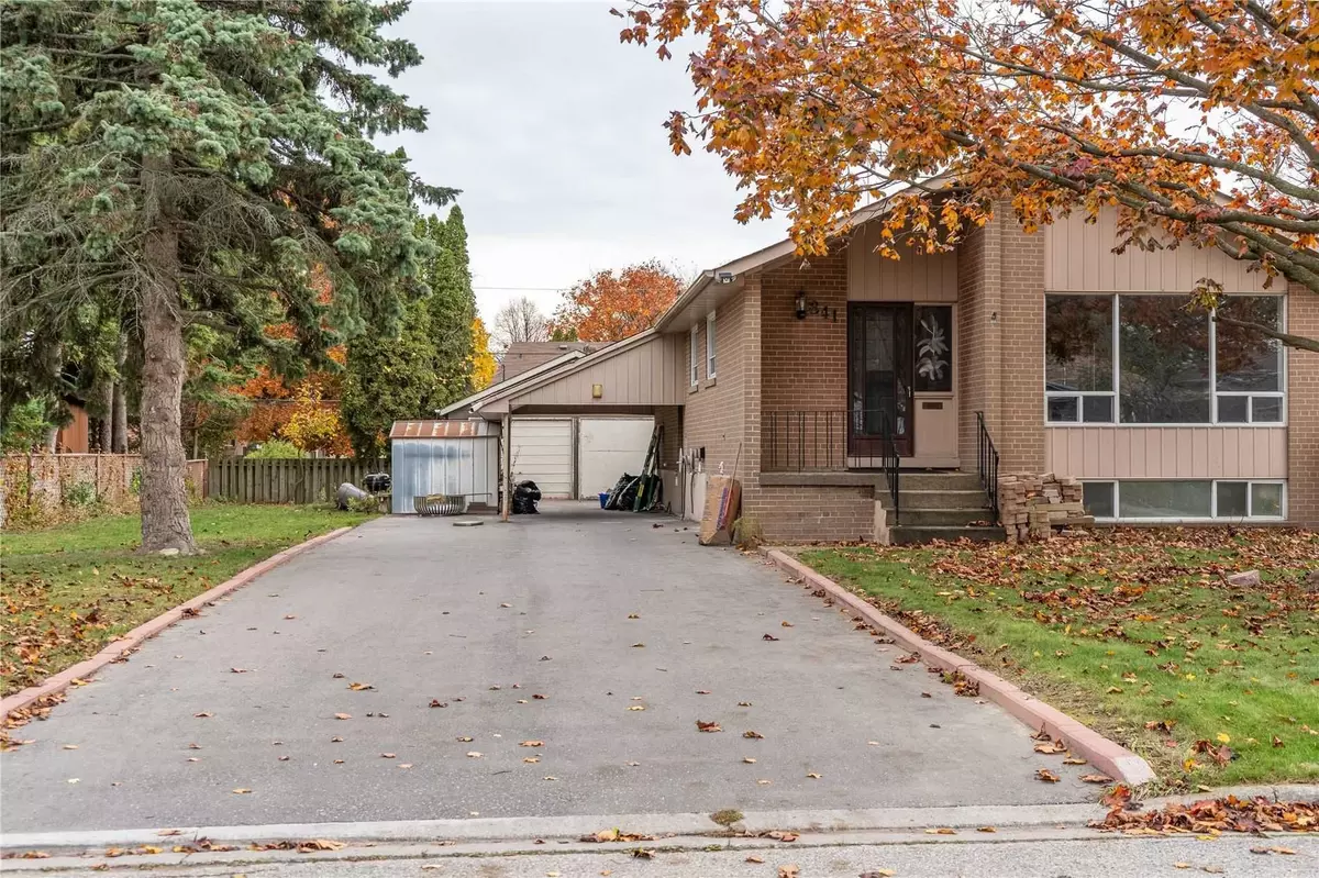 Pickering, ON L1H 1C7,841 Reytan BLVD #Apt B