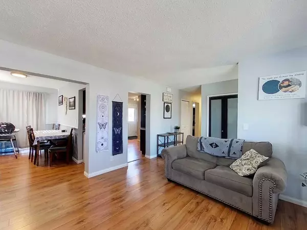 Edson, AB T7E 1H6,1402 Edson Drive