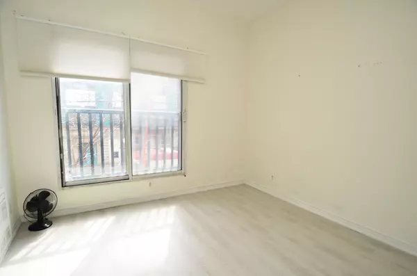 Toronto W01, ON M6K 1M2,1454 Queen ST W