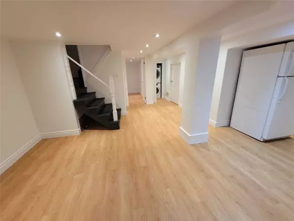 Hamilton, ON L8M 2W2,17 Carrick AVE #Basement
