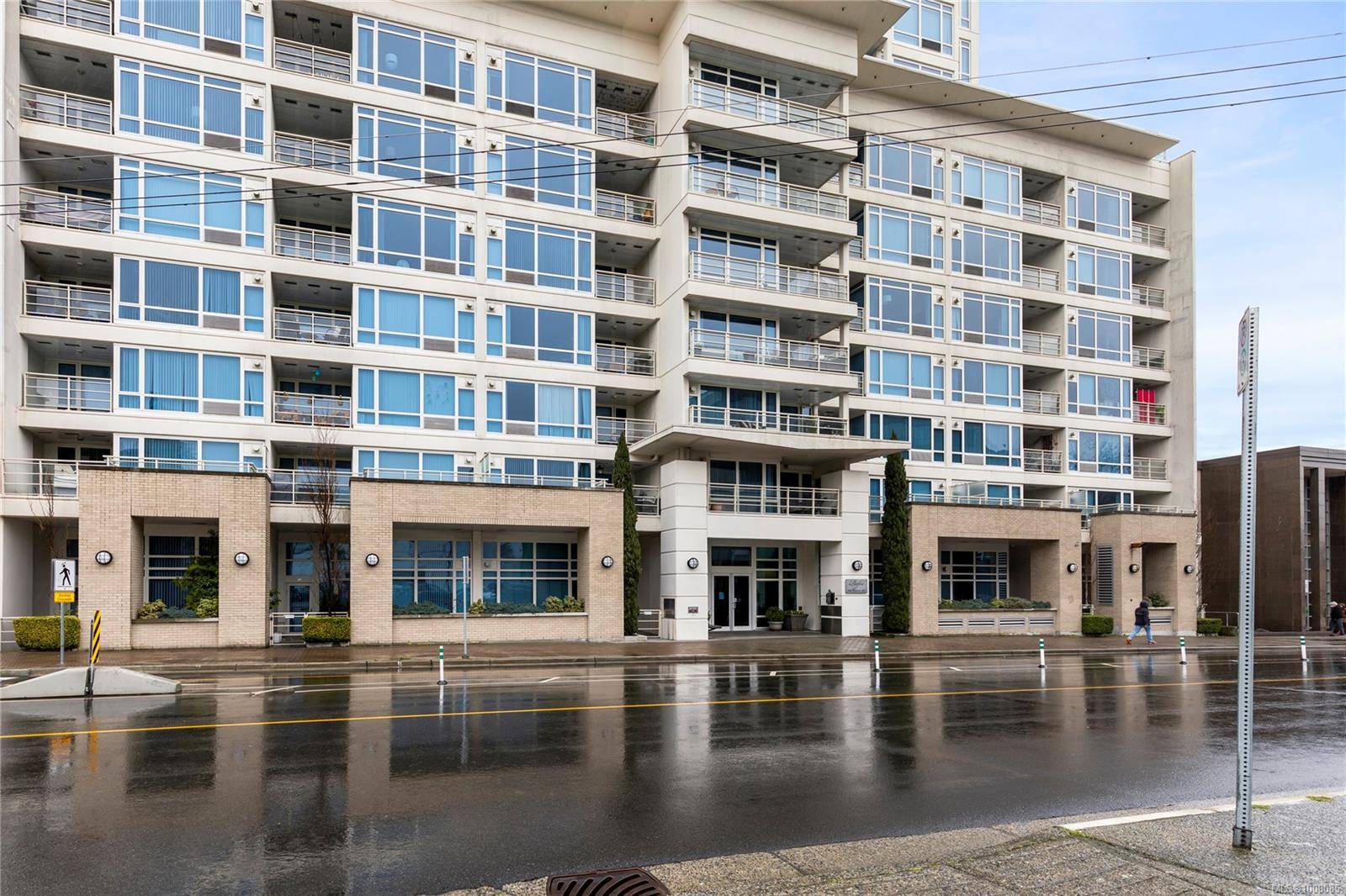 Nanaimo, BC V9R 0B8,38 Front St #605
